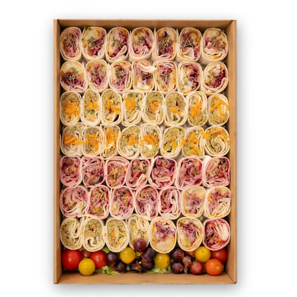 Vegane Classic Wraps Box mit Falafel, Karfiol-Nuggets und frischem Gemüse, serviert als Catering Fingerfood in Wien.