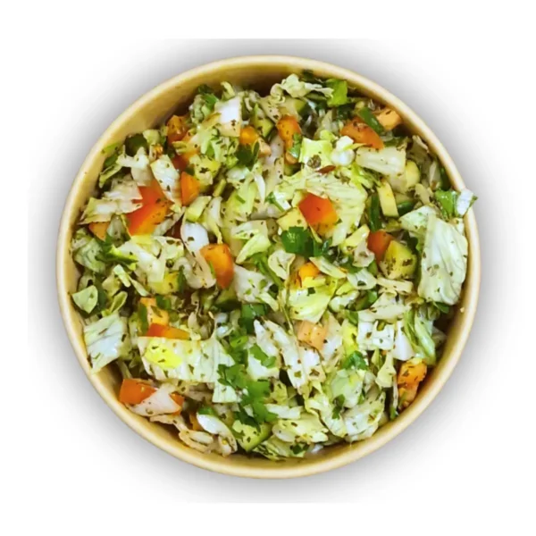 Fatousch Salat in der 500g Box mit frischem Gemüse und knusprigen Brot-Chips.