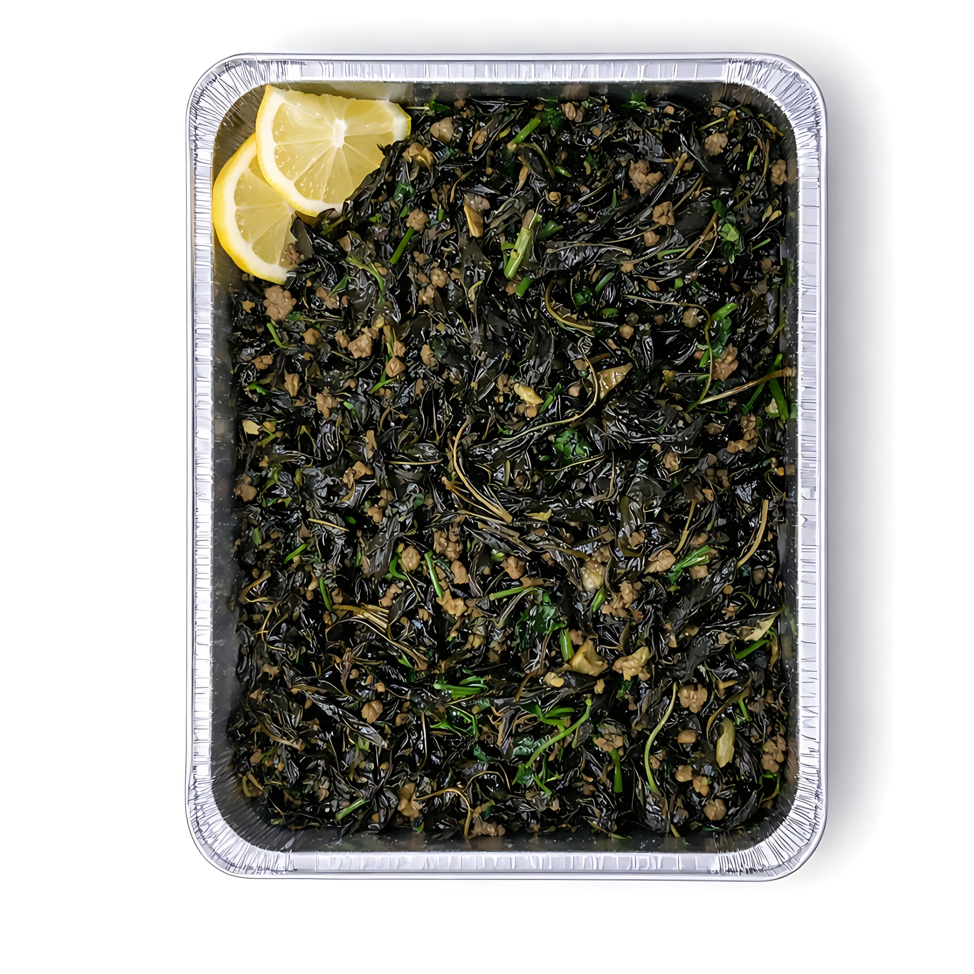 Veganes Molokhia Gericht mit aromatischen Gewürzen, Knoblauch und Koriander in einer Catering-Aluschale für 5 Personen.