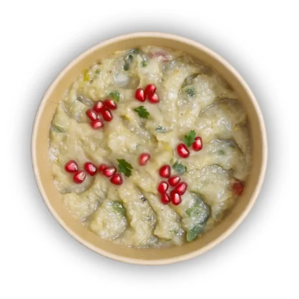 Veganes Mutabal mit Gartengemüse in der 500g Schale, garniert mit Petersilie.