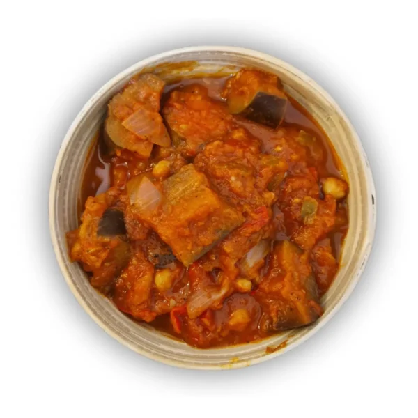 Stückiges Auberginen-Ragout pikant in 500g Schale mit frischen Kräutern.